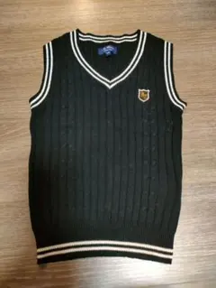 ケーブルニット ベスト