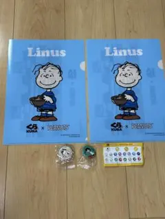 くら寿司 PEANUTS クリアファイル＆缶バッジセットのサムネイル