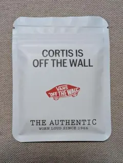 VANS CORTIS IS OFF THE WALLのサムネイル