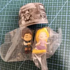 ガチャ　ディズニー　ちょこんとおじぎFig.　ラプンツェルとフリンライダー