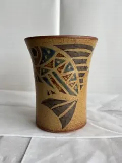 数年前に沖縄のどっかで購入した謎の陶芸品カップのサムネイル