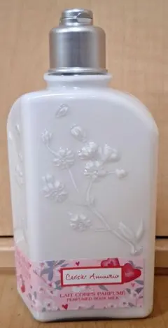 L'OCCITANE Lait Corps Parfumé 限定版 ボディミルク