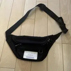 ブラックショルダーバッグ