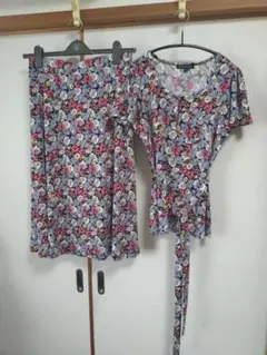 試着のみ　ローラアシュレイ　11号　Ｌ　花柄ジャージーセットアップ　スカート