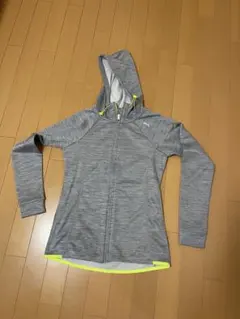 PUMA フード付きグレーパーカー