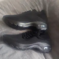 ブラックニットスニーカー エアクッション