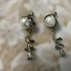 パールと花のデザイン イヤリング