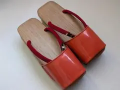 和装用 下駄（朱赤系／木製台・布鼻緒）