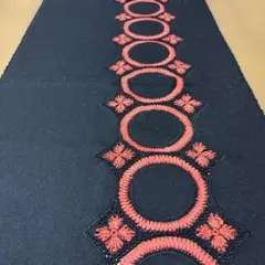 着物ショール　ブラックフェルト地にリボン刺繍　美品