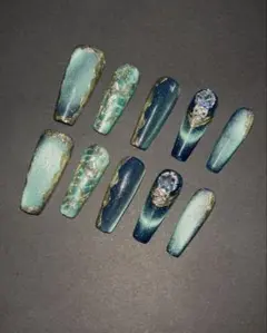 38 ネイルチップ10個セット　青緑グラデーション　マグネット　金シール