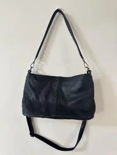 【新品未使用】牛革　ブラック レザー ショルダーバッグ 2wayのサムネイル