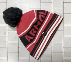 Under Armour ポンポン付きニット帽