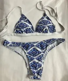 幾何学模様 セパレートビキニ ホワイト・ブルー