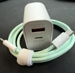 PD-20W QC3.0急速充電器とUSB-Cケーブル