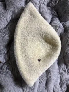 ラグナムーン　クリーム色ファーバケットハット