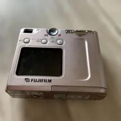 FUJIFILM FinePix40i コンパクトデジタルカメラ 中古美品 富士フイルム FinePix 40i ｼﾙﾊﾞｰ【216万画素】 コンパクト