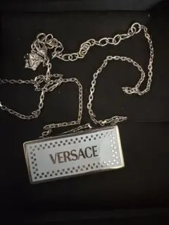 ほぼ新品　Versace ヴェルサーチェ　ネックレス　ユニセックス　水色のサムネイル