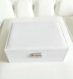 新品未使用　ジュエリーボックス　ホワイト (鍵付き)