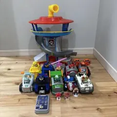 パウ・パトロール　パウステーション・ベーシックビークルセット＋おまけ