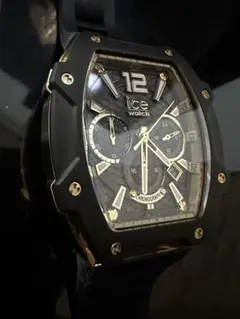 ice watch クロノグラフ ブラックゴールド 未使用に近い(超美品)のサムネイル