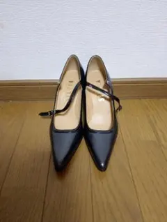 SILVIA ポインテッドトゥ ブラック ハイヒール