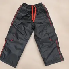 黒のカーゴパンツ サイズ100 赤ストライプ
