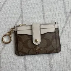 COACH ロゴ入りパスケース・定期入れ