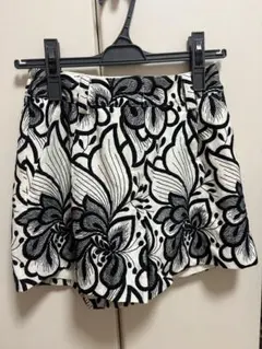 花柄ショートパンツ