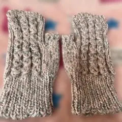 グレーとピンクのニットアームカバー