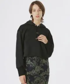 LOVELESS ラブレス クロップドフーディー