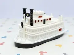 トミカ　東京ディズニーリゾート限定　マークトゥエイン号のサムネイル