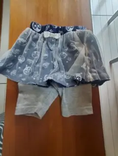 アンパンマンー柄のスカートに付いてるレギンス 80cm