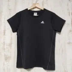adidas ブラック 半袖Tシャツ