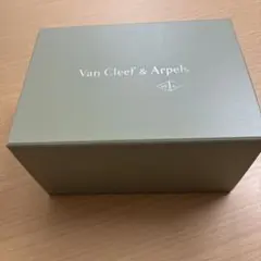 ヴァンクリーフ＆アーペル ギフトボックス/ ショッパー付き