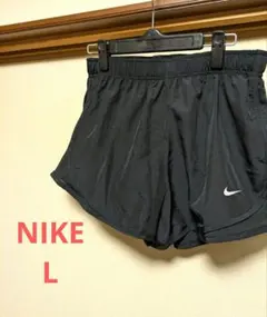 レディースNike ブラック ショートパンツ