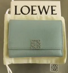 新品】LOEWE トライフォールドウォレット フローズン/クレイ - メルカリ