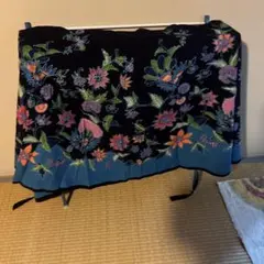刺繍入り巻きスカート