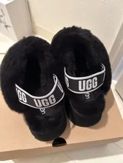 UGG FUNKETTE アグ ファンケット ブラック24センチ UGG アグ サンダル ファー ファンケット レディース 厚底