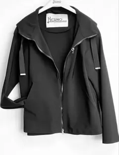 極美品HERNO HOODED BOMBERジャケット ブルゾン黒40号のサムネイル