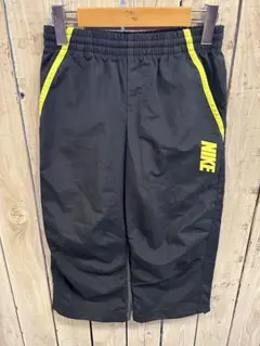 □NIKE 黒×蛍光色　七分丈　ハーフパンツ