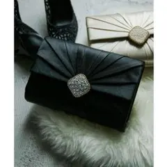 新品 niana ニアナ タックサテン パーティークラッチバッグ 結婚式