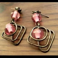 四角渦巻きのピアス☆ピンク