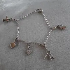 AK チャームブレスレット