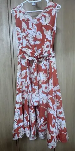 【美品】花柄 Vネック ワンピース JUSGLITTY ジャスグリッティー