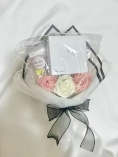 コスメブーケ【Refa】豪華5点｜誕生日/結婚式/ギフト - メルカリ
