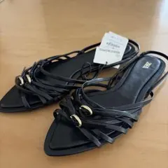 【新品未使用タグ付】ZARA ブラック ストラップサンダル 38のサムネイル