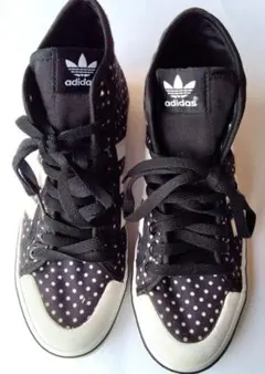 adidas スニーカー ドット柄 ハイカット ブラック23.5cmのサムネイル