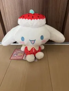 いちごの帽子をかぶったシナモンロールのぬいぐるみ サンリオ いちごみるくメイト