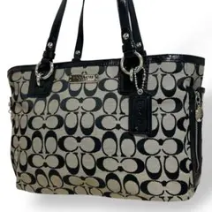 美品　コーチ　トートバッグ　ショルダーバッグ　肩掛け　シグネチャー　キャンバス