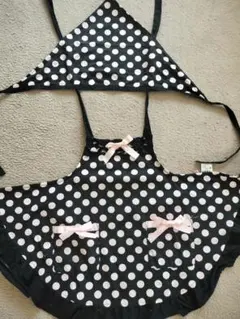 水玉模様　フリル　エプロン　おそろいの三角巾付き